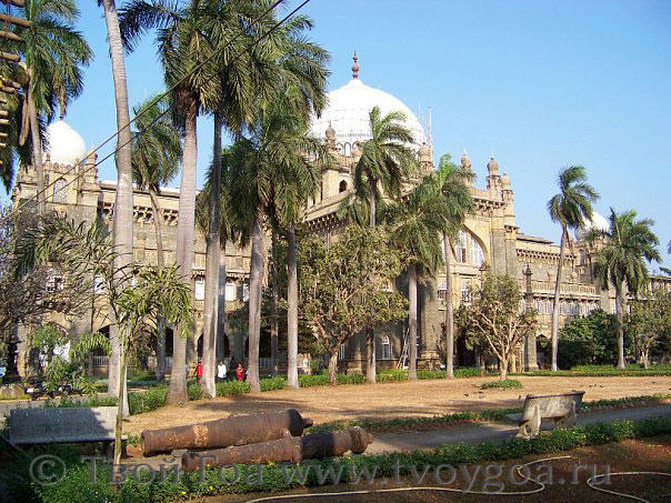 фото Мумбай_музей принца Уэльского окружен цветниками и прекрасным садом